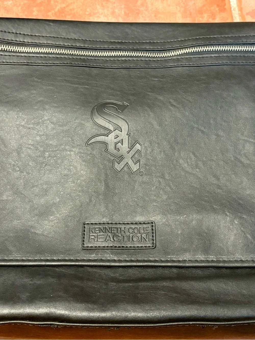 Kenneth Cole Reaction Laptop Computer Case/Bag with Sox Logo Embossed